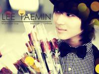 SHINee  Give Rose In Rose day-Taemin