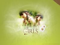 GIRLS in green :D