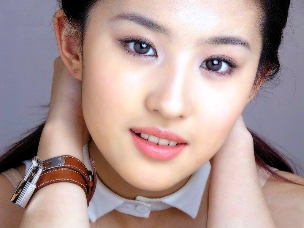 Liu Yifei - Photo Gallery