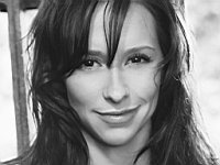 Jennifer_Love_Hewitt_080021