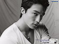 Daniel_Henney_050016