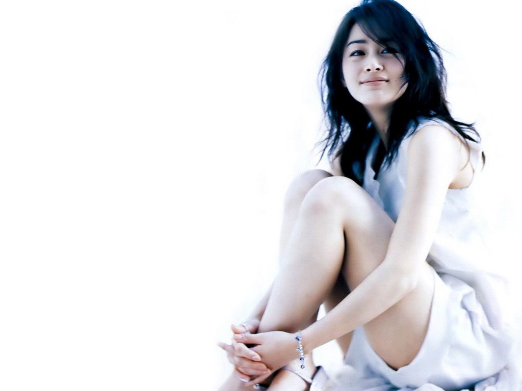 Kim Tae Hee Wallpaper