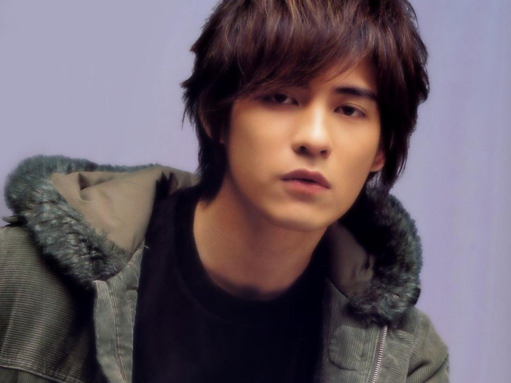 http://www.showwallpaper.com/wallpapercenter/Taiwanese_Star/Vic_Chou/Vic_Chou_070049.jpg